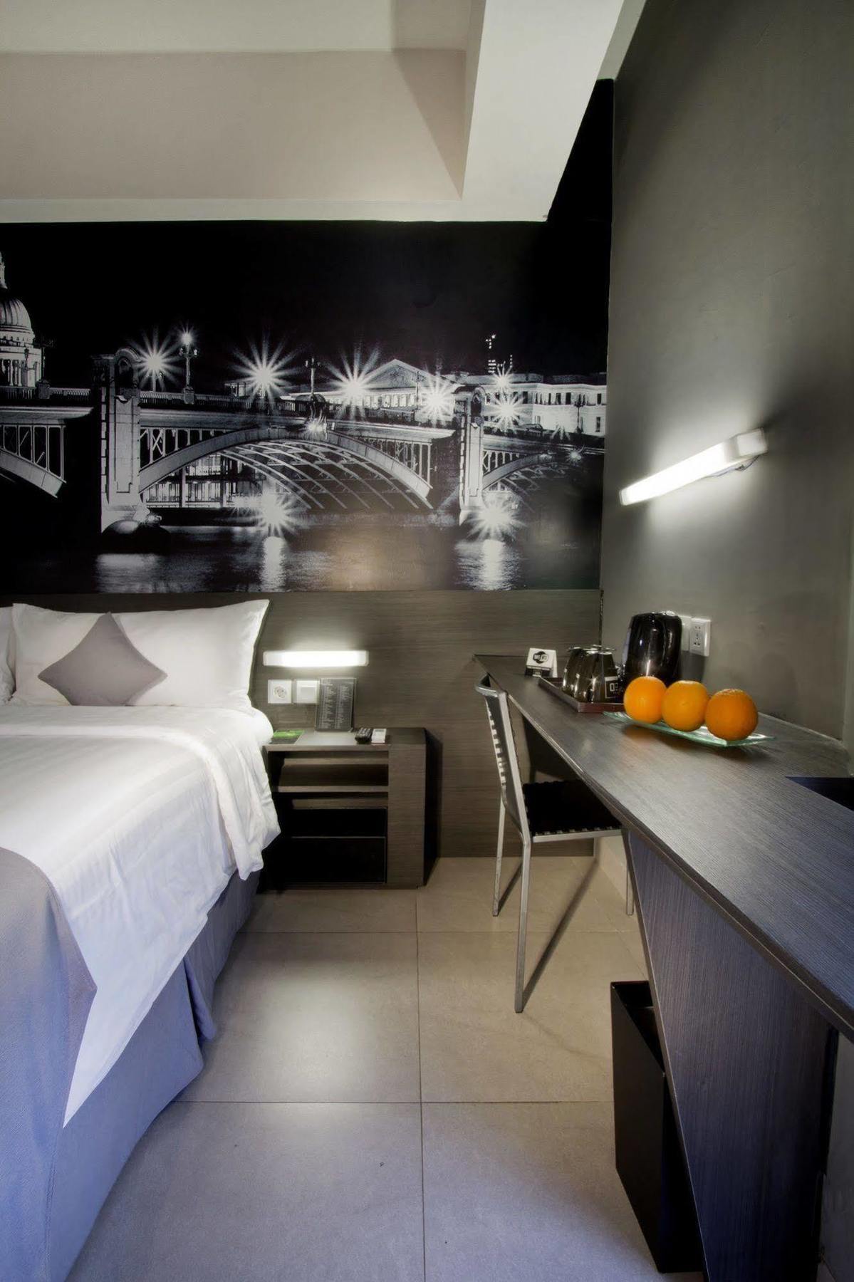 Neo Hotel Tendean Jakarta By Aston Buitenkant foto