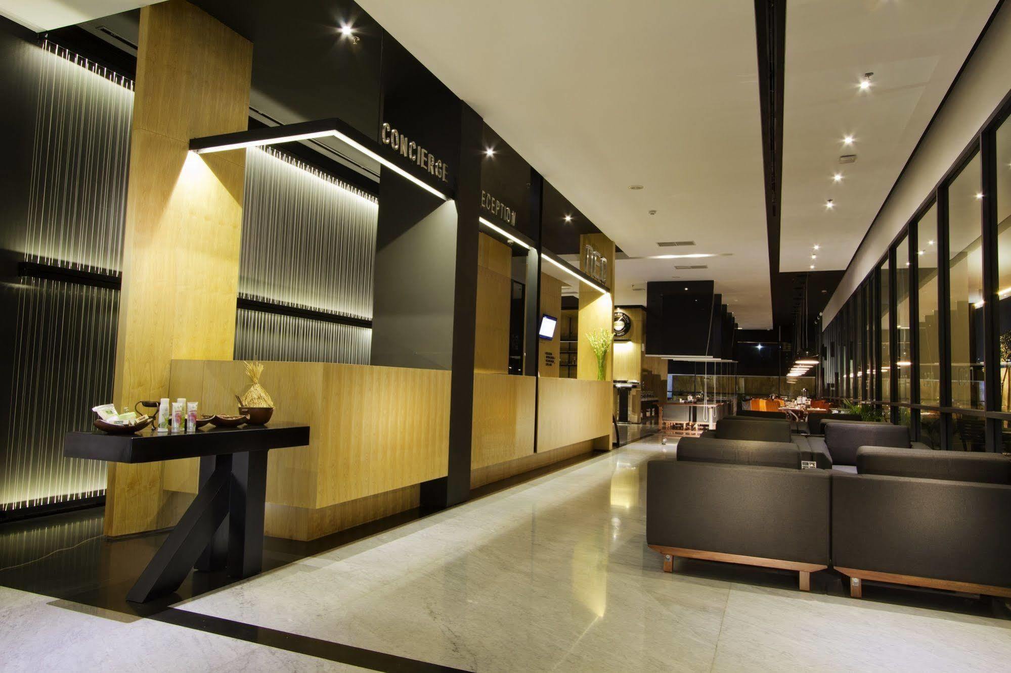 Neo Hotel Tendean Jakarta By Aston Buitenkant foto