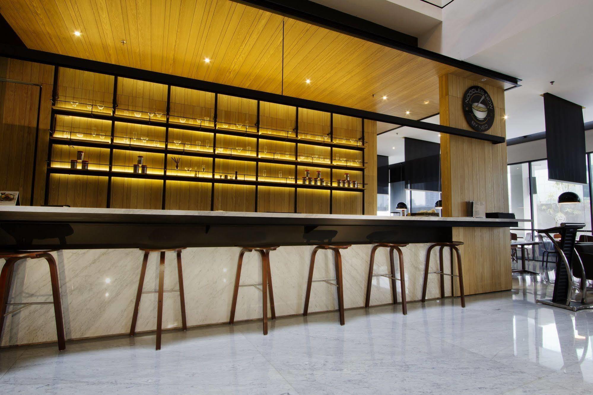 Neo Hotel Tendean Jakarta By Aston Buitenkant foto