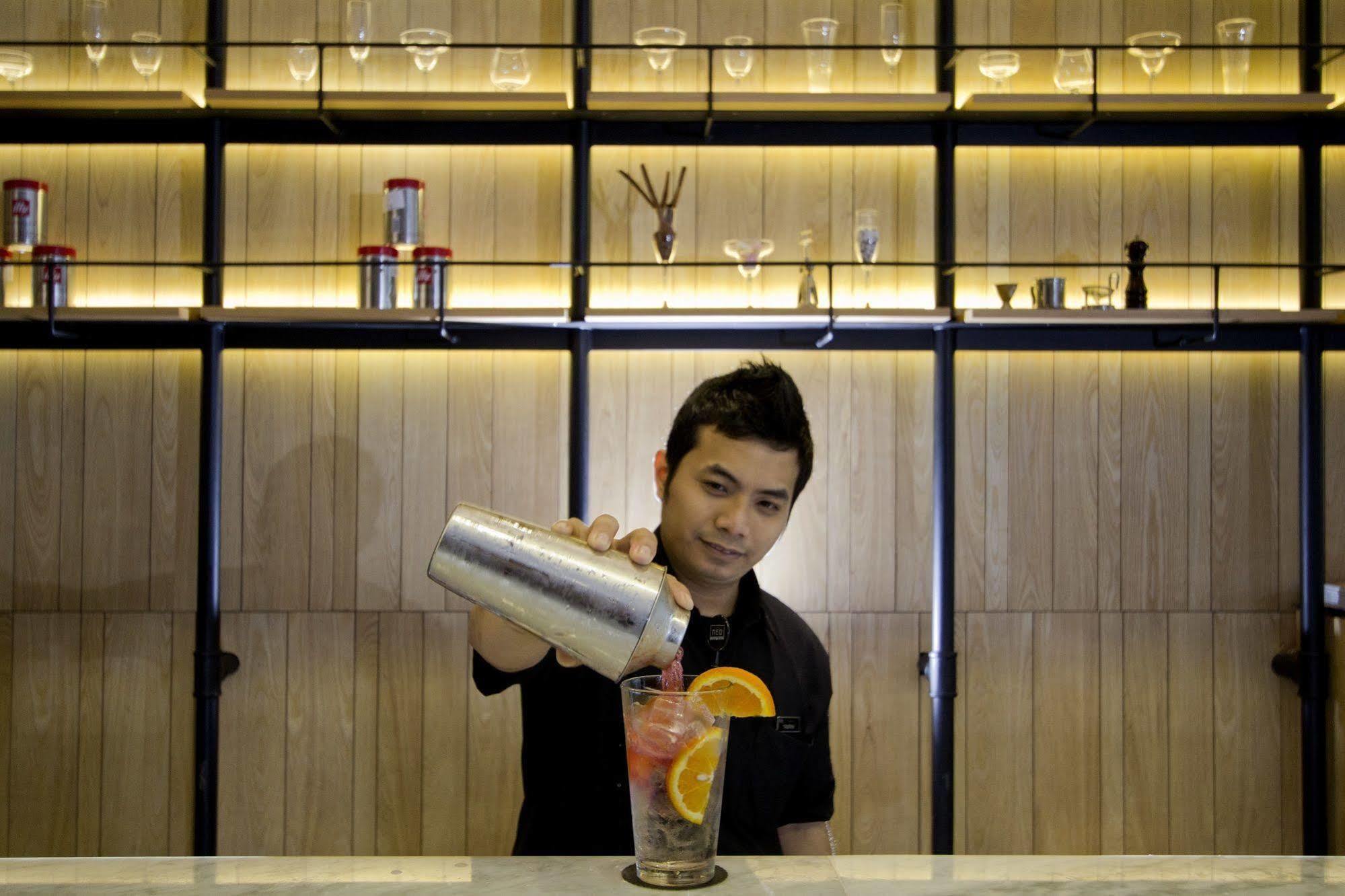 Neo Hotel Tendean Jakarta By Aston Buitenkant foto