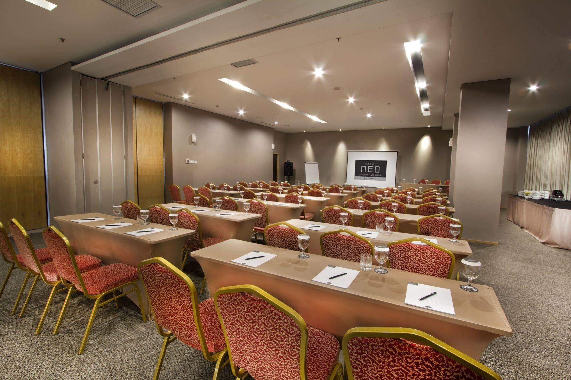 Neo Hotel Tendean Jakarta By Aston Buitenkant foto