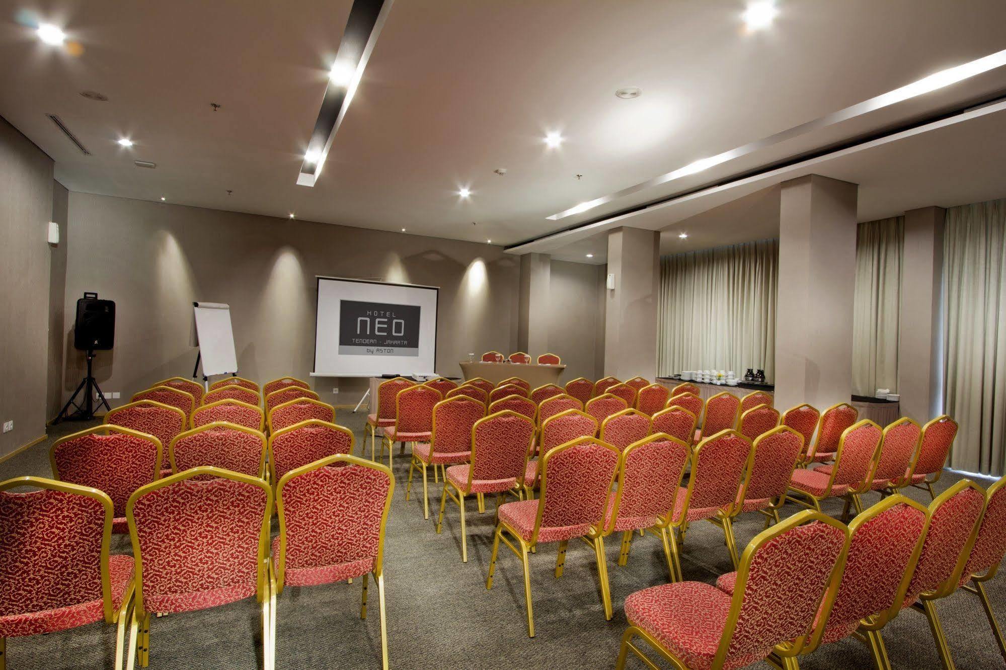 Neo Hotel Tendean Jakarta By Aston Buitenkant foto